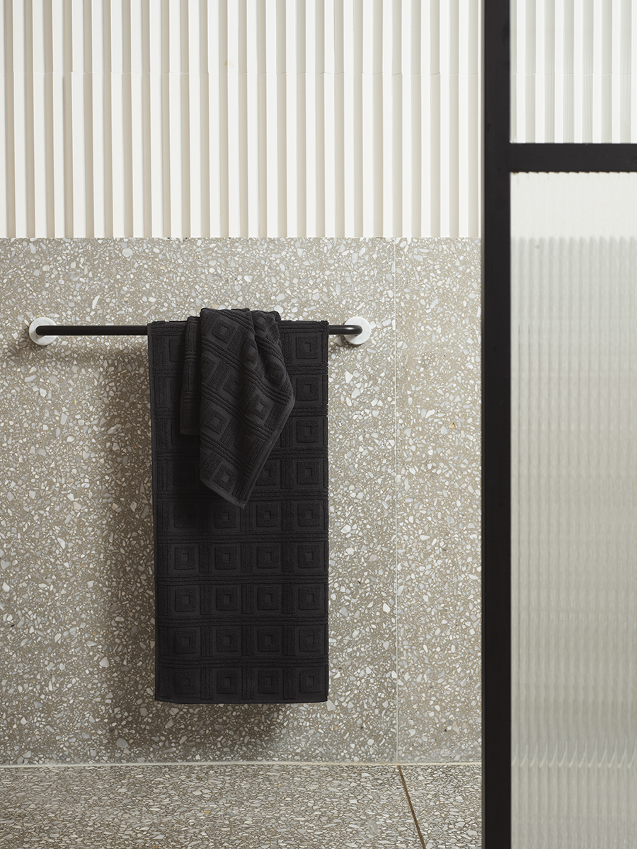 Astoria Towel Black