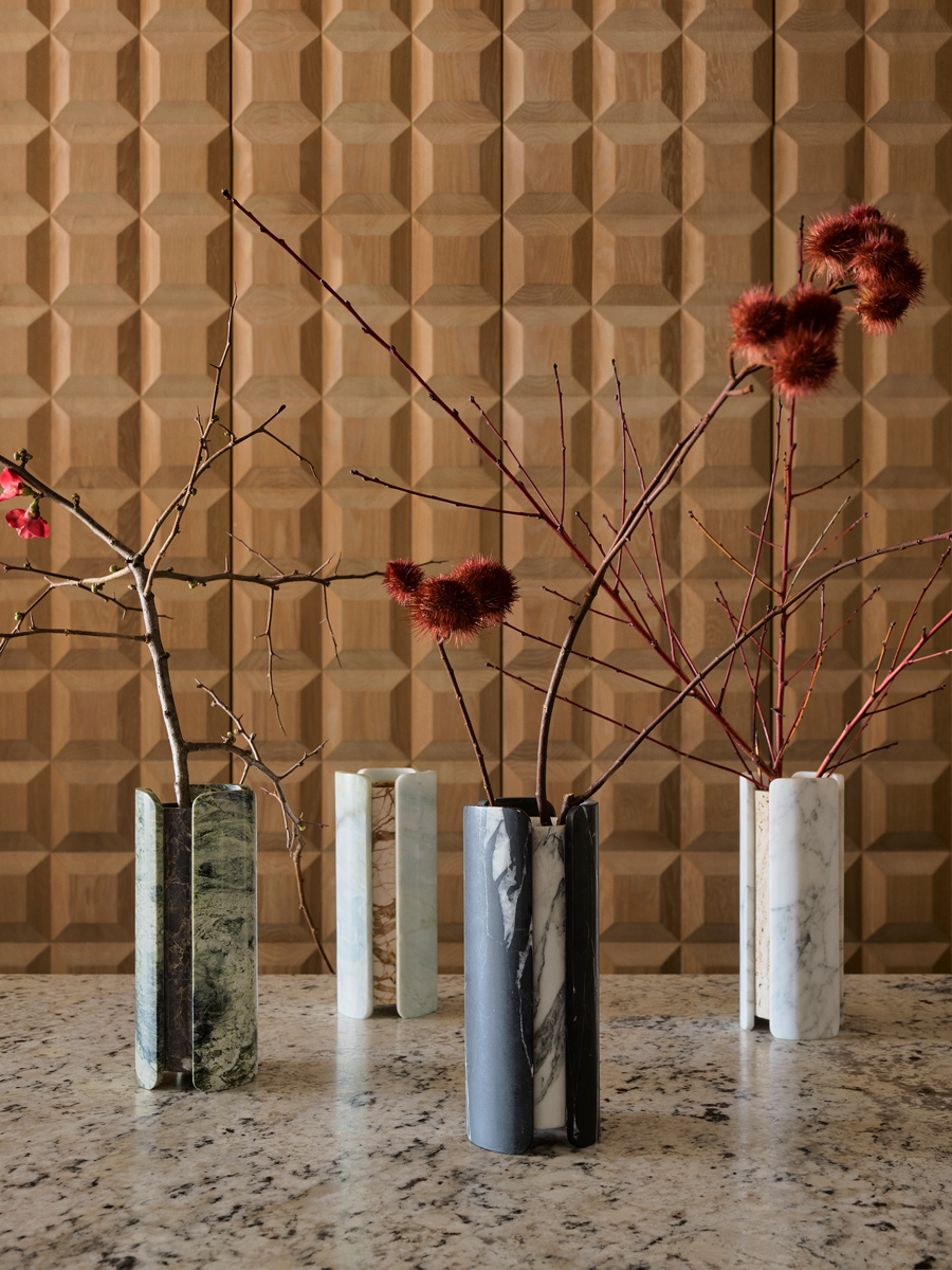 Vent Vase Nero & Arabescato