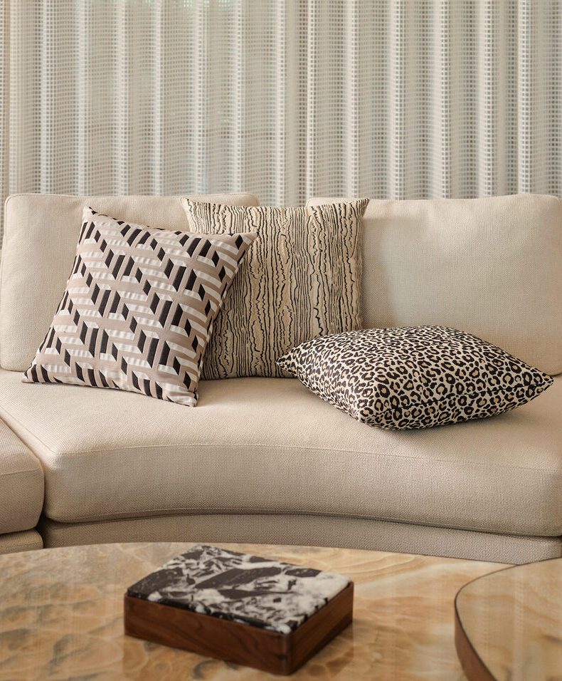 Amur Cushion Black