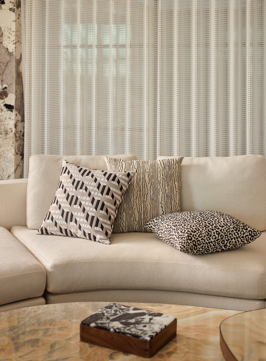 Amur Cushion Black