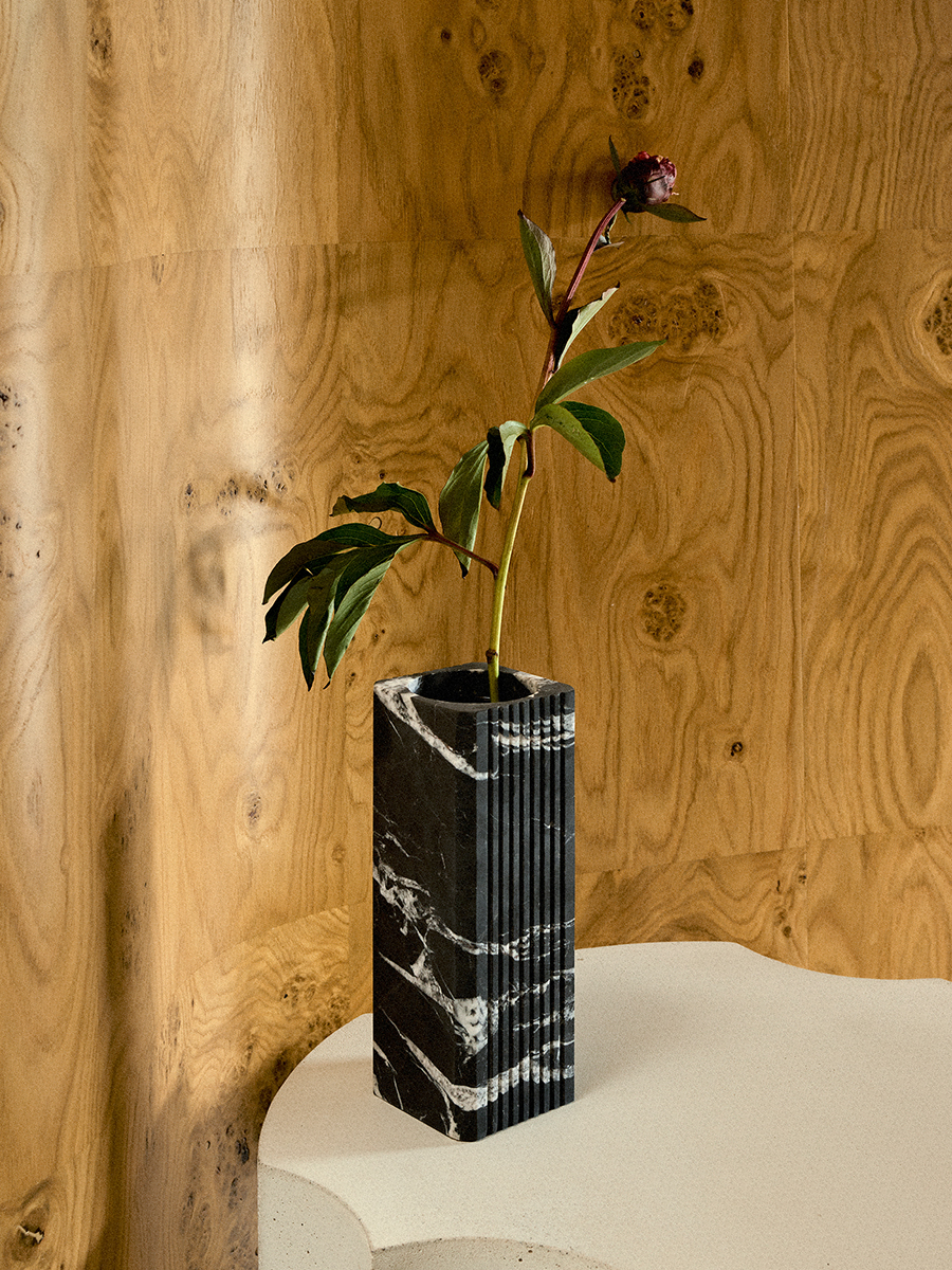 Celesta Vase Nero